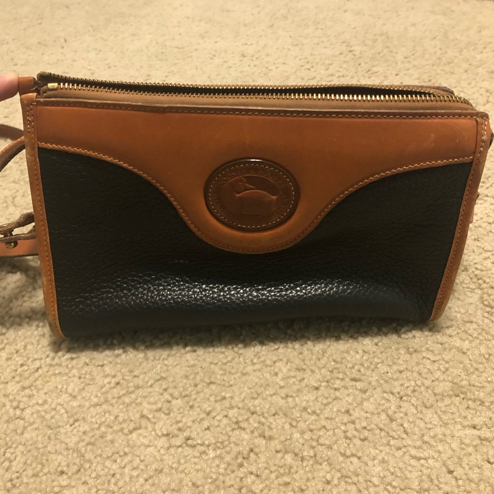 Vintage Dooney & Bourke crossbody